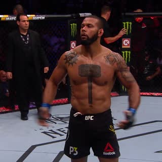 Джими Манува стал очередной жертвой "кувалд" Тиаго Сантос