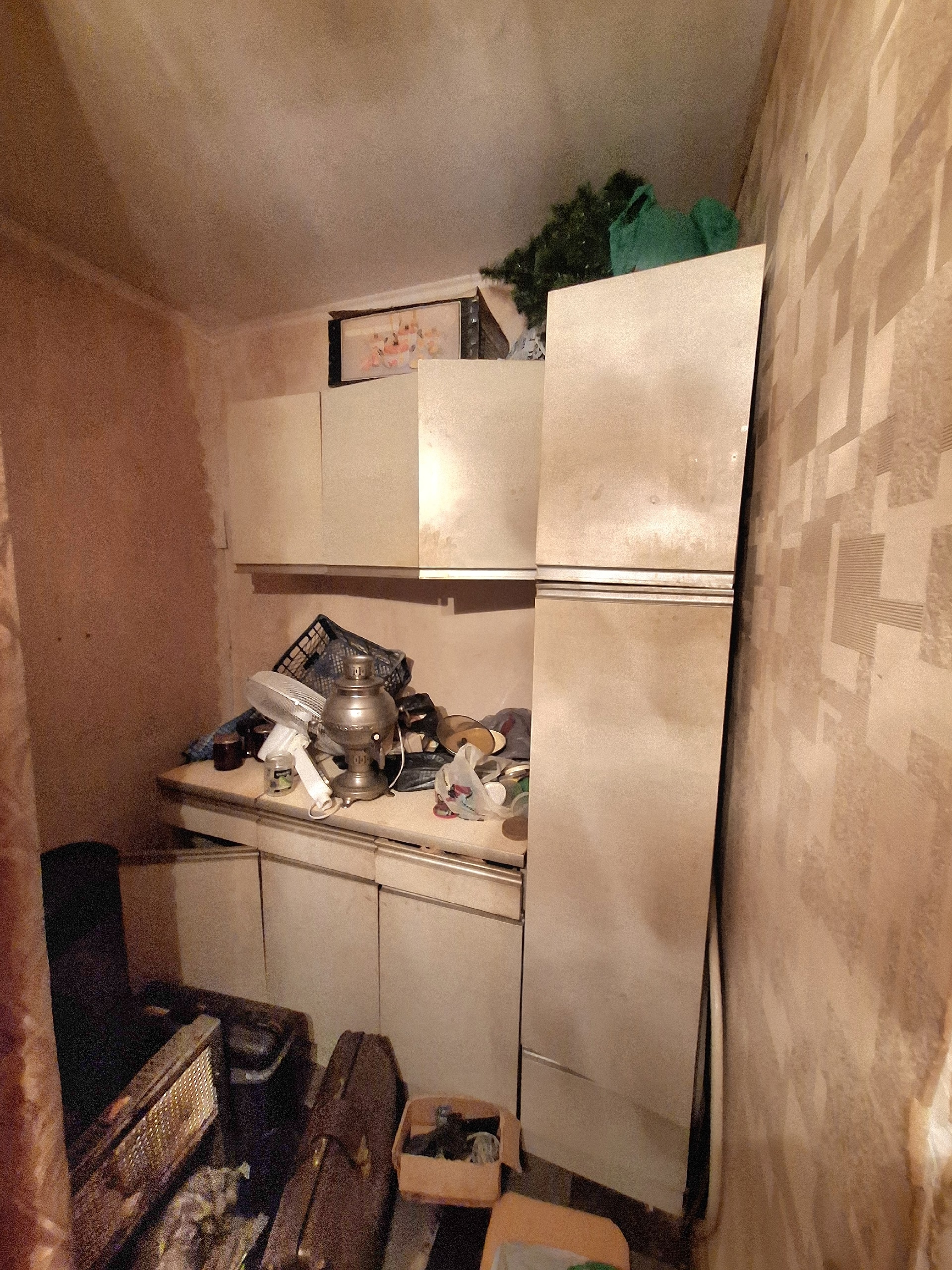 Продам 2-комн квартиру по цене 1-комн квартиры на кв Левченко, г. Луганск 1/5 эт., 46,8 кв.м. общ.пл. Квартира теплая, не угловая, под ремонт. Комнаты раздельные Хорошее расположение. Цена 3 300 000 руб +7959-216-43-31 +7959-505-37-17 Елена...